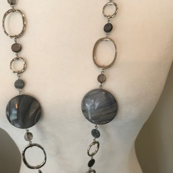 Lia Sophia - Mother-of-Pearl & Silver Necklace - Picture 8 of 9